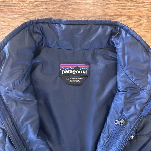 PATAGONIA - Women’s Nano Puff Vest (XS) in Classic Navy Blue (Water-Resistant) - Picture 5 of 5